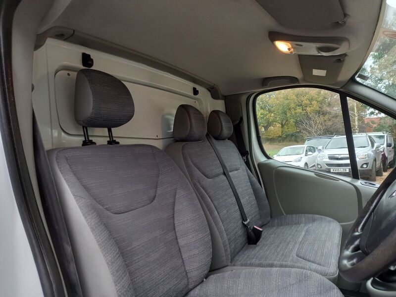 RENAULT TRAFIC