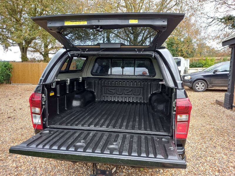ISUZU D-MAX