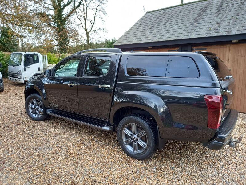 ISUZU D-MAX