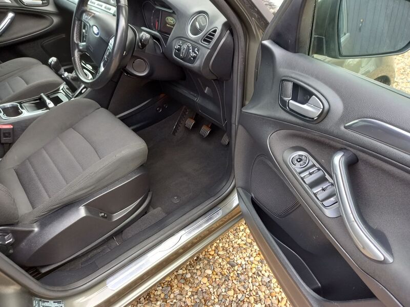 FORD GALAXY