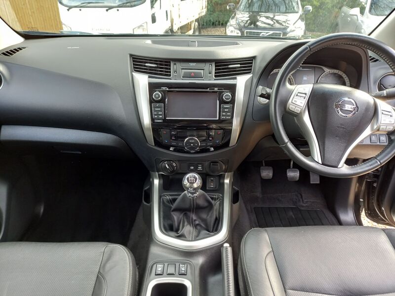 NISSAN NAVARA