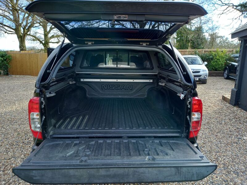 NISSAN NAVARA