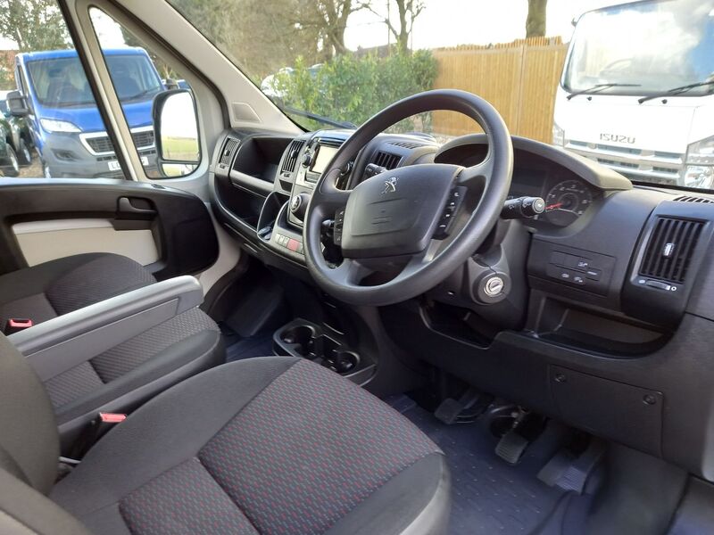 PEUGEOT BOXER