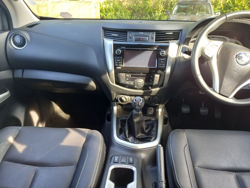NISSAN NAVARA