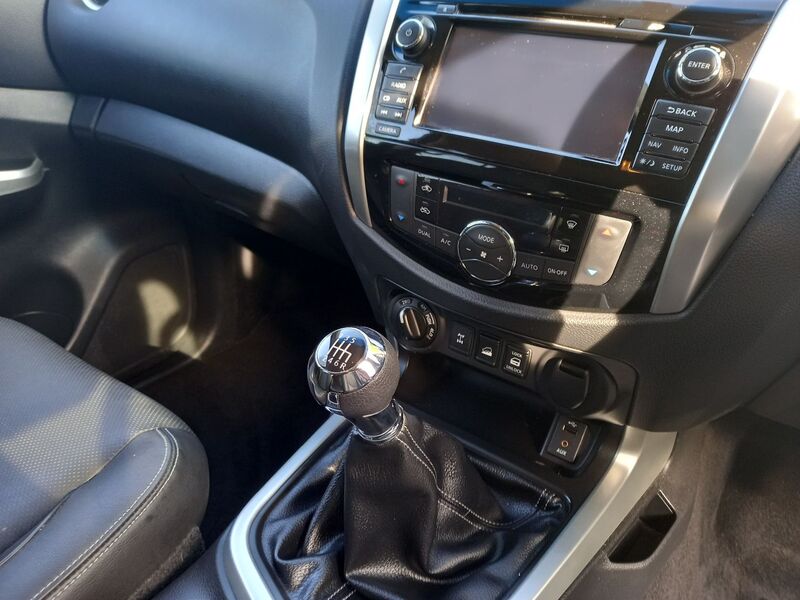 NISSAN NAVARA