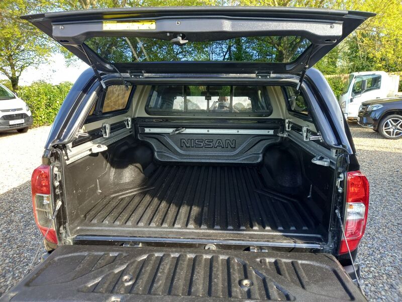 NISSAN NAVARA