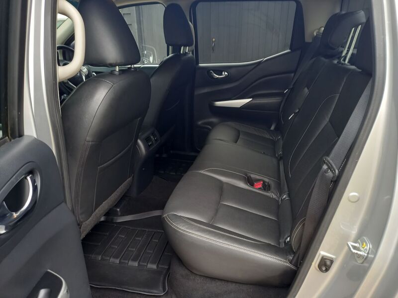 NISSAN NAVARA