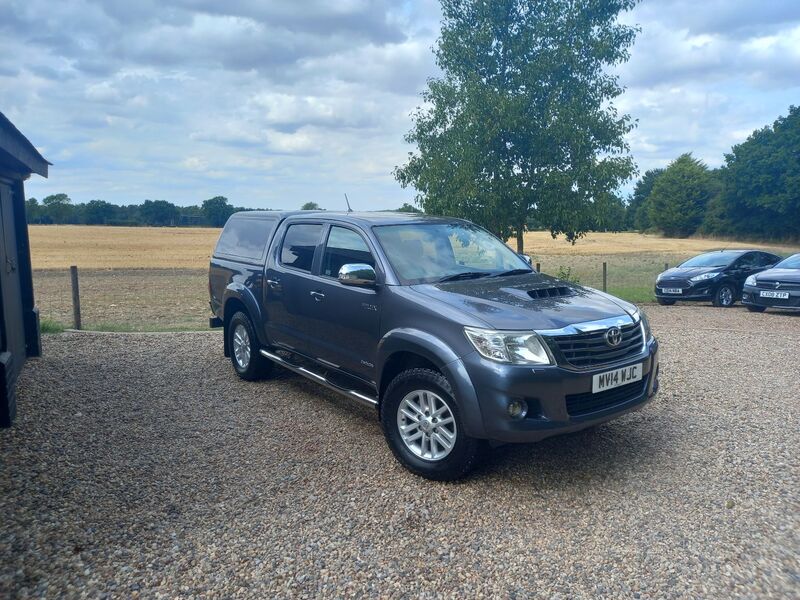 TOYOTA HILUX
