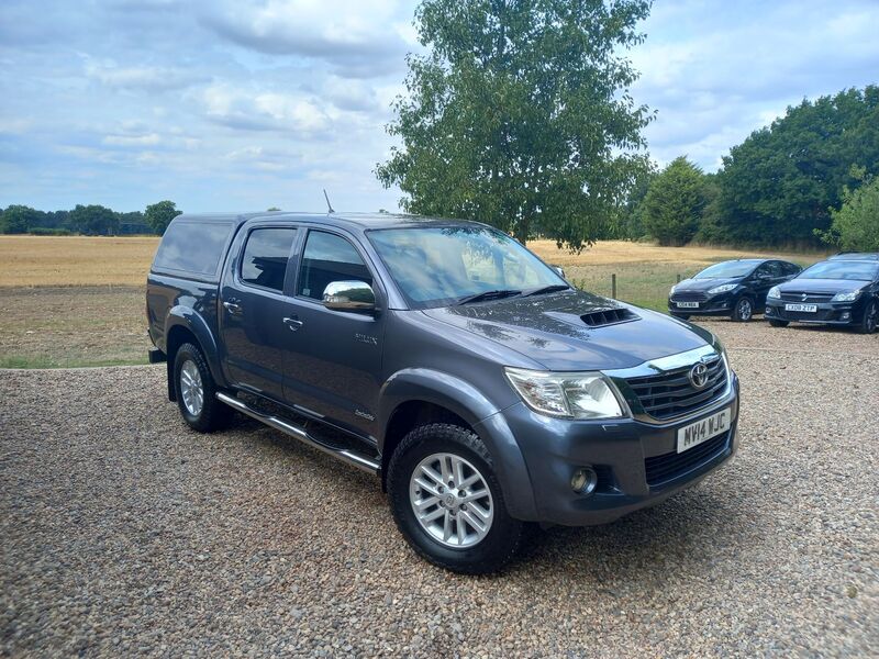TOYOTA HILUX