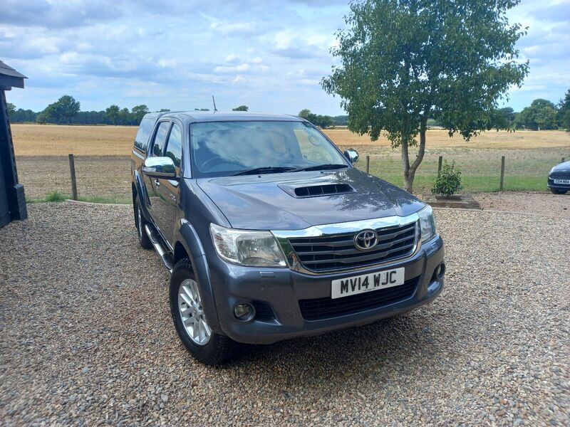TOYOTA HILUX