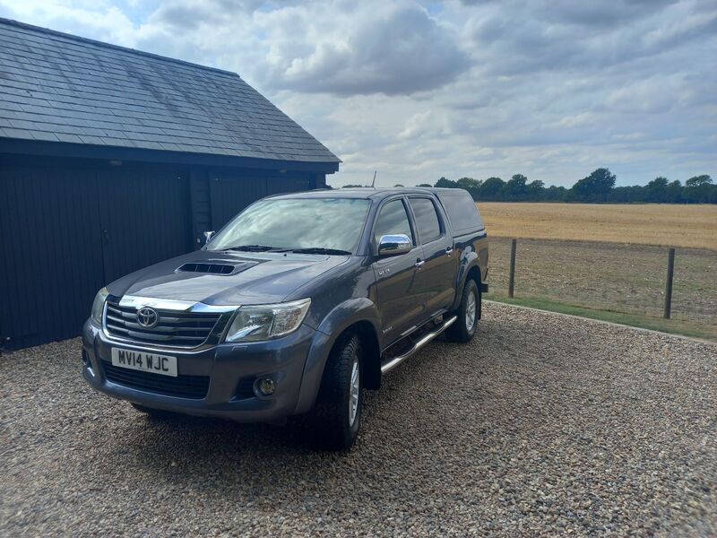TOYOTA HILUX