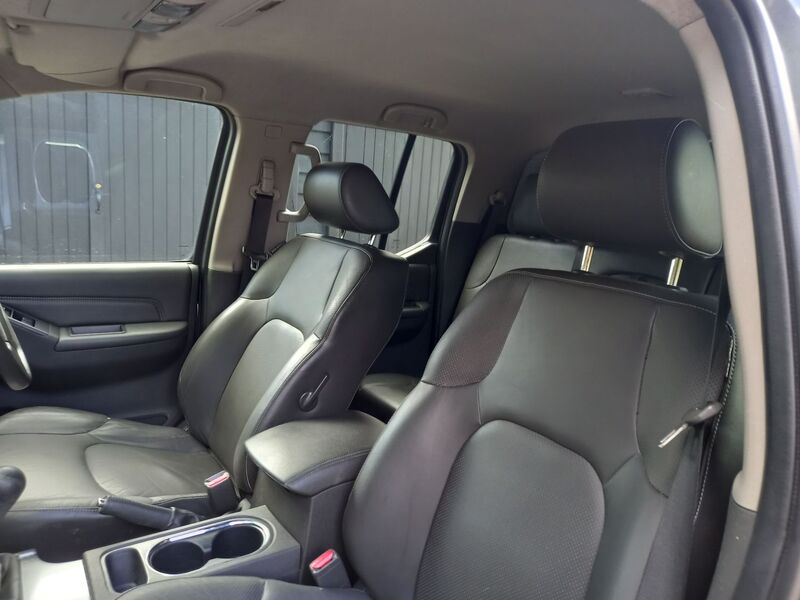 NISSAN NAVARA