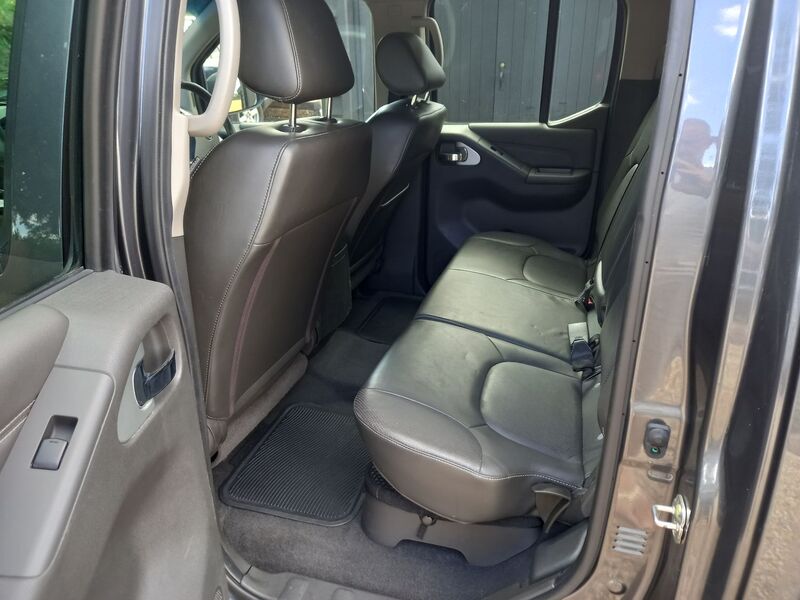 NISSAN NAVARA