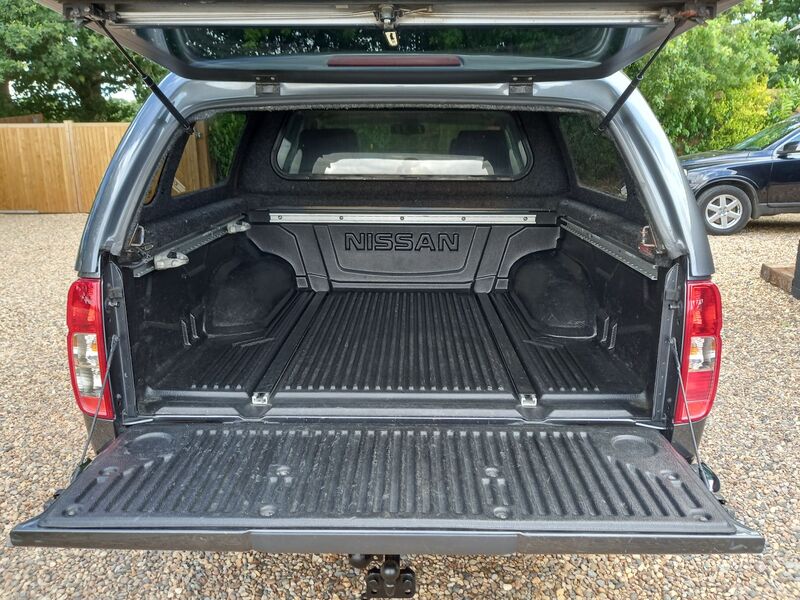 NISSAN NAVARA