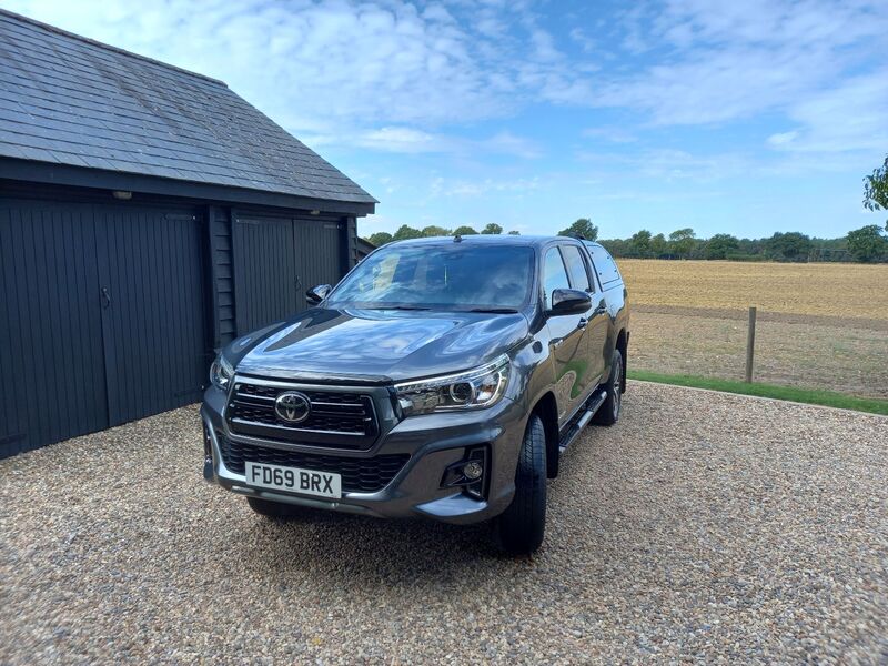 TOYOTA HILUX