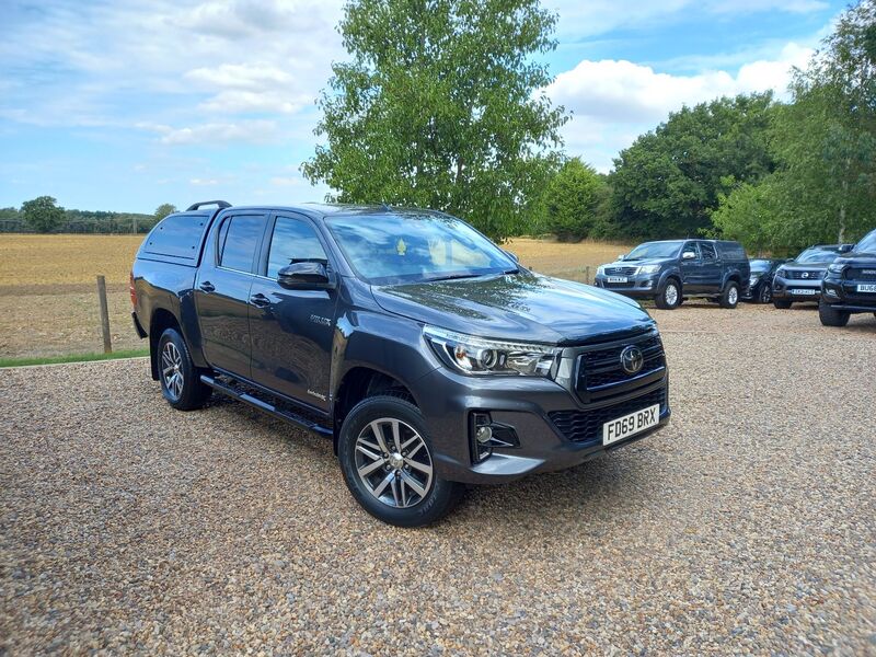 TOYOTA HILUX