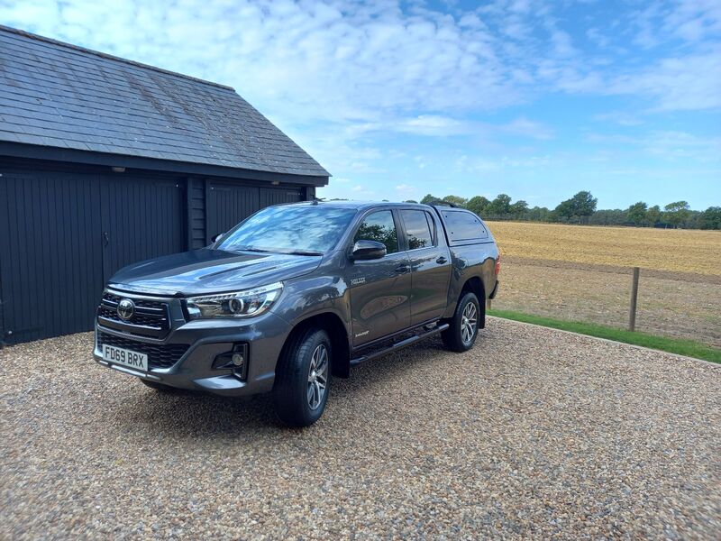 TOYOTA HILUX