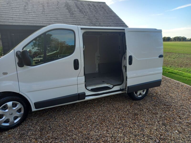 RENAULT TRAFIC