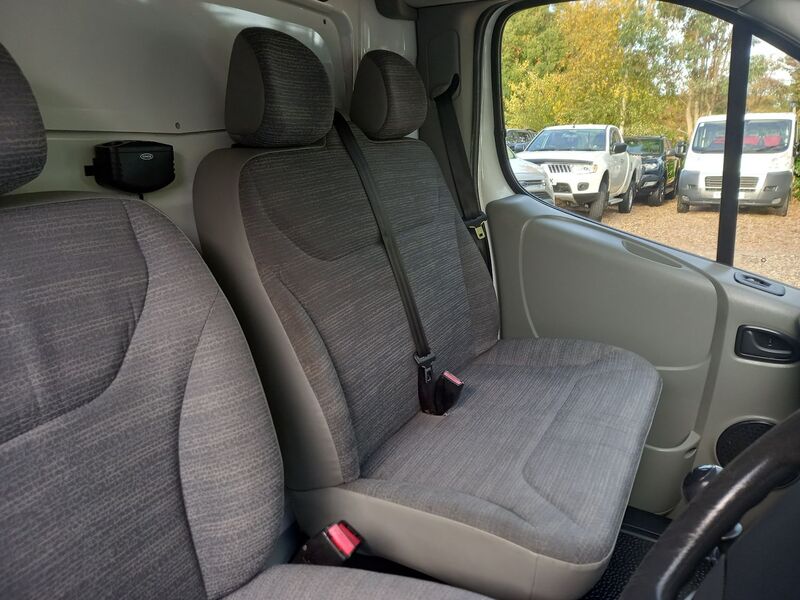 RENAULT TRAFIC