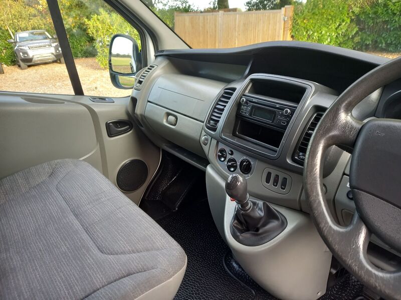 RENAULT TRAFIC