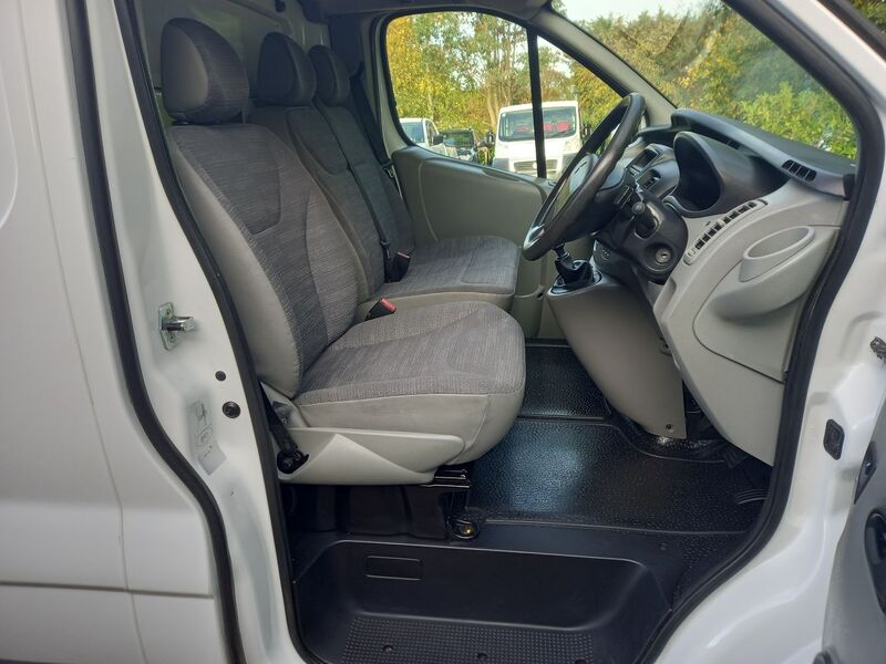 RENAULT TRAFIC