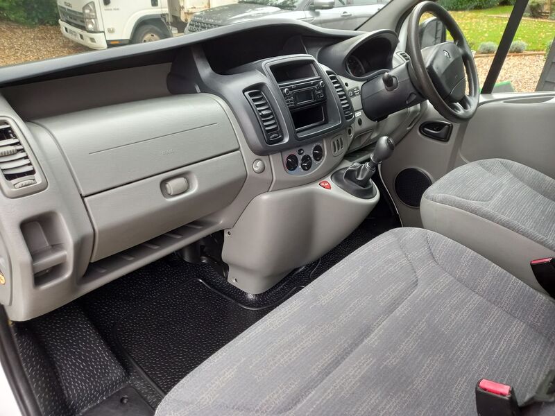 RENAULT TRAFIC