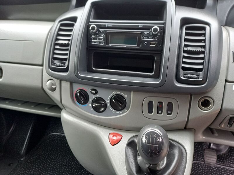 RENAULT TRAFIC