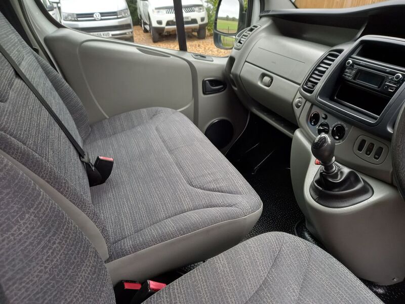 RENAULT TRAFIC