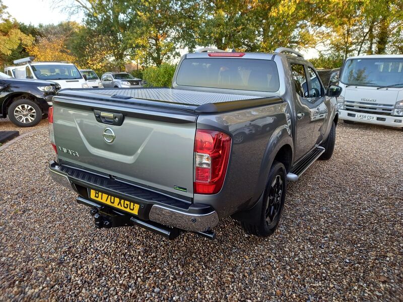 NISSAN NAVARA