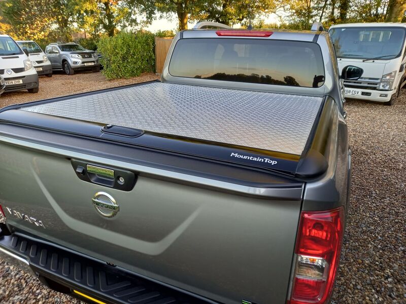 NISSAN NAVARA
