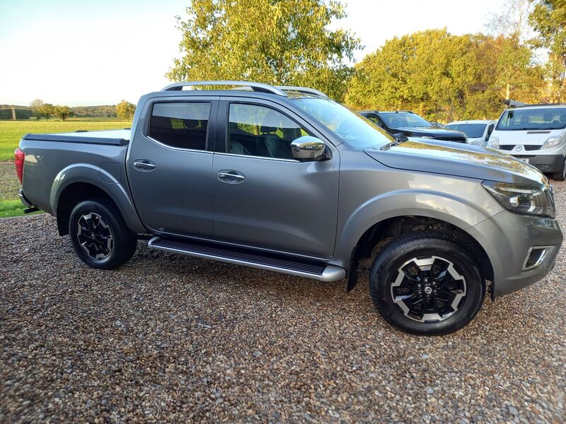 NISSAN NAVARA