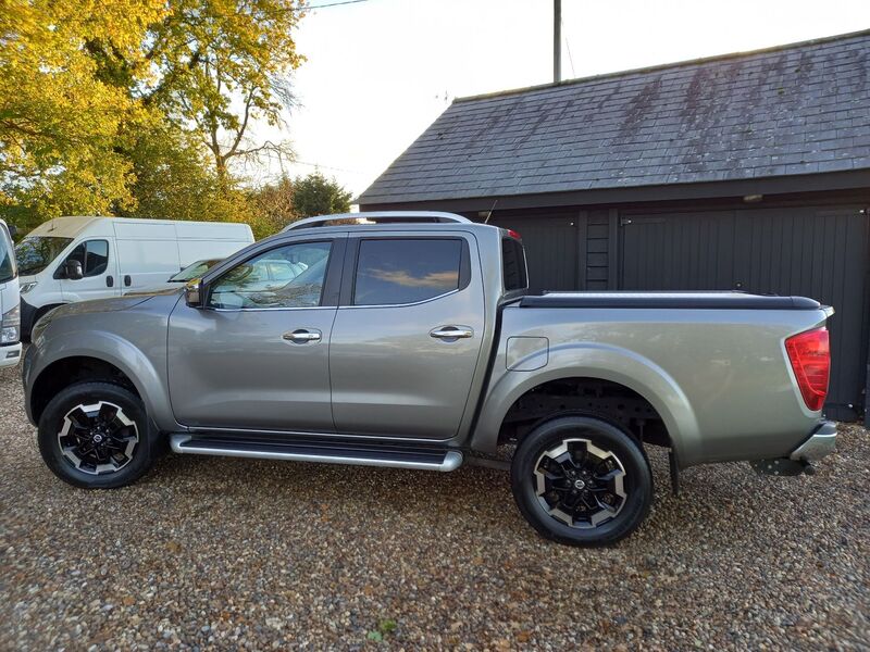 NISSAN NAVARA
