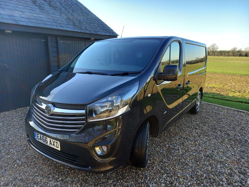 VAUXHALL VIVARO