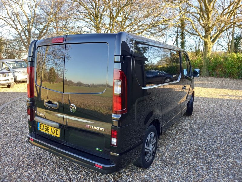 VAUXHALL VIVARO