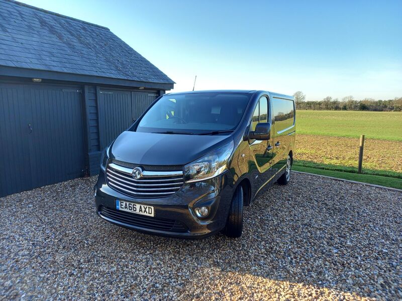 VAUXHALL VIVARO