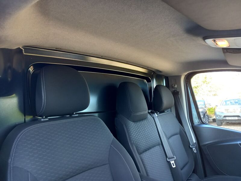VAUXHALL VIVARO