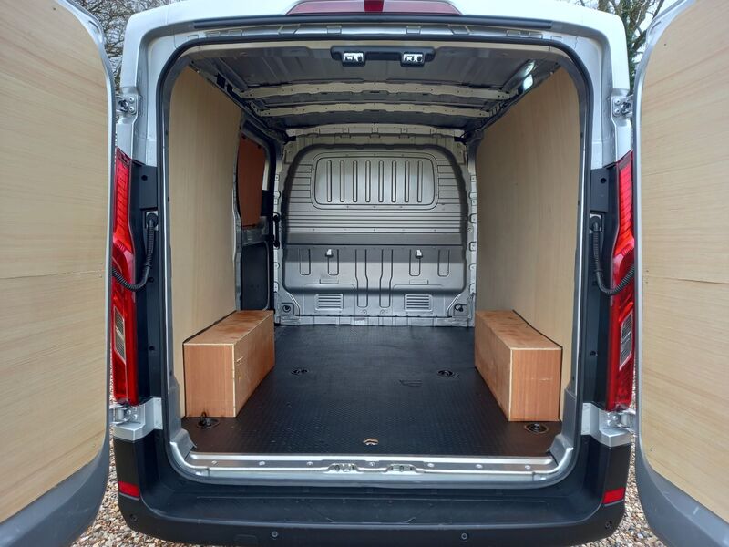 MAXUS DELIVER 9