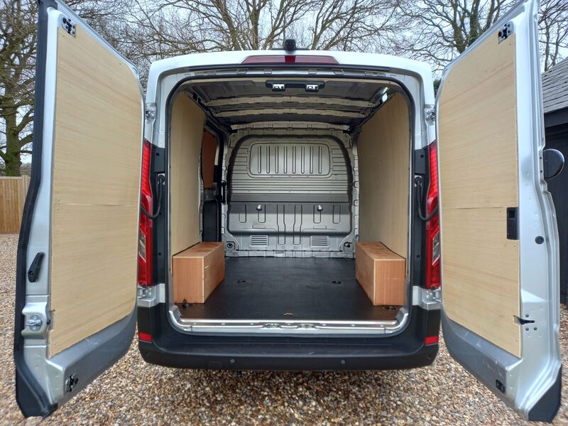 MAXUS DELIVER 9