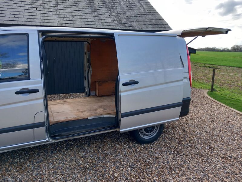 MERCEDES-BENZ VITO