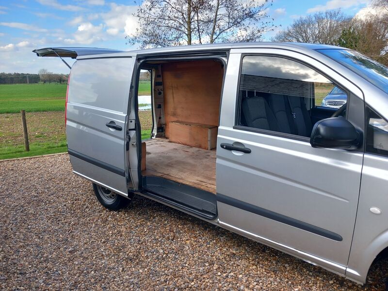 MERCEDES-BENZ VITO