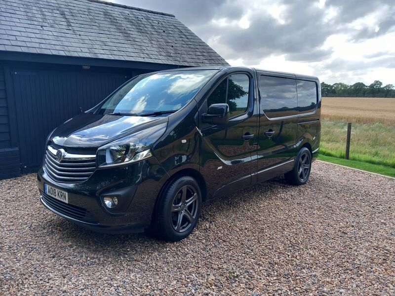 VAUXHALL VIVARO