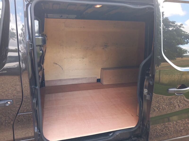 VAUXHALL VIVARO